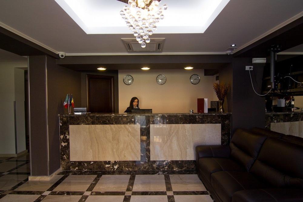 West Plaza Hotel Bucureşti Eksteriør bilde