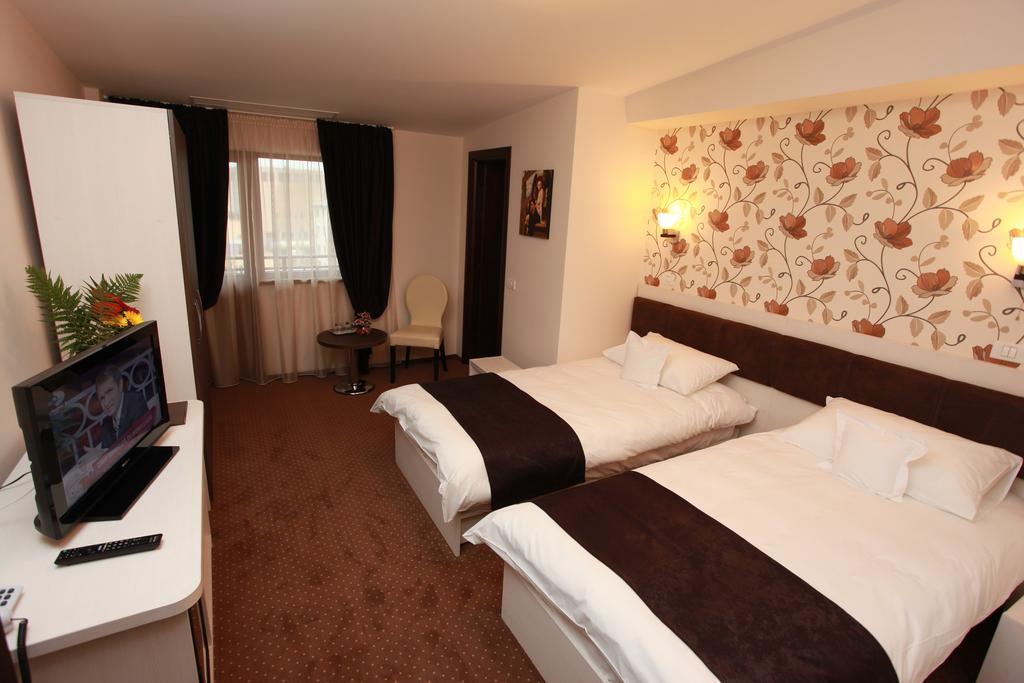 West Plaza Hotel Bucureşti Eksteriør bilde