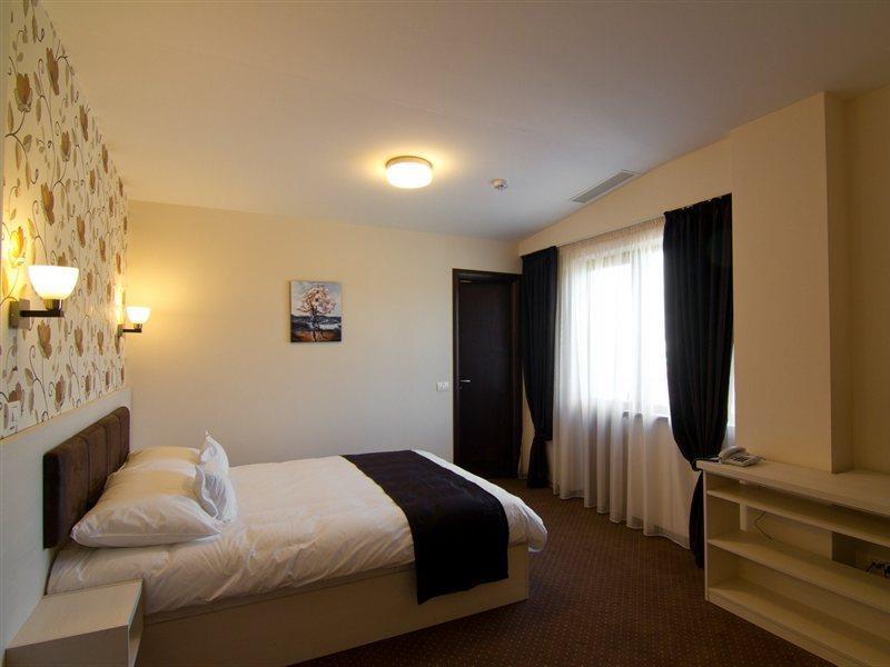 West Plaza Hotel Bucureşti Eksteriør bilde